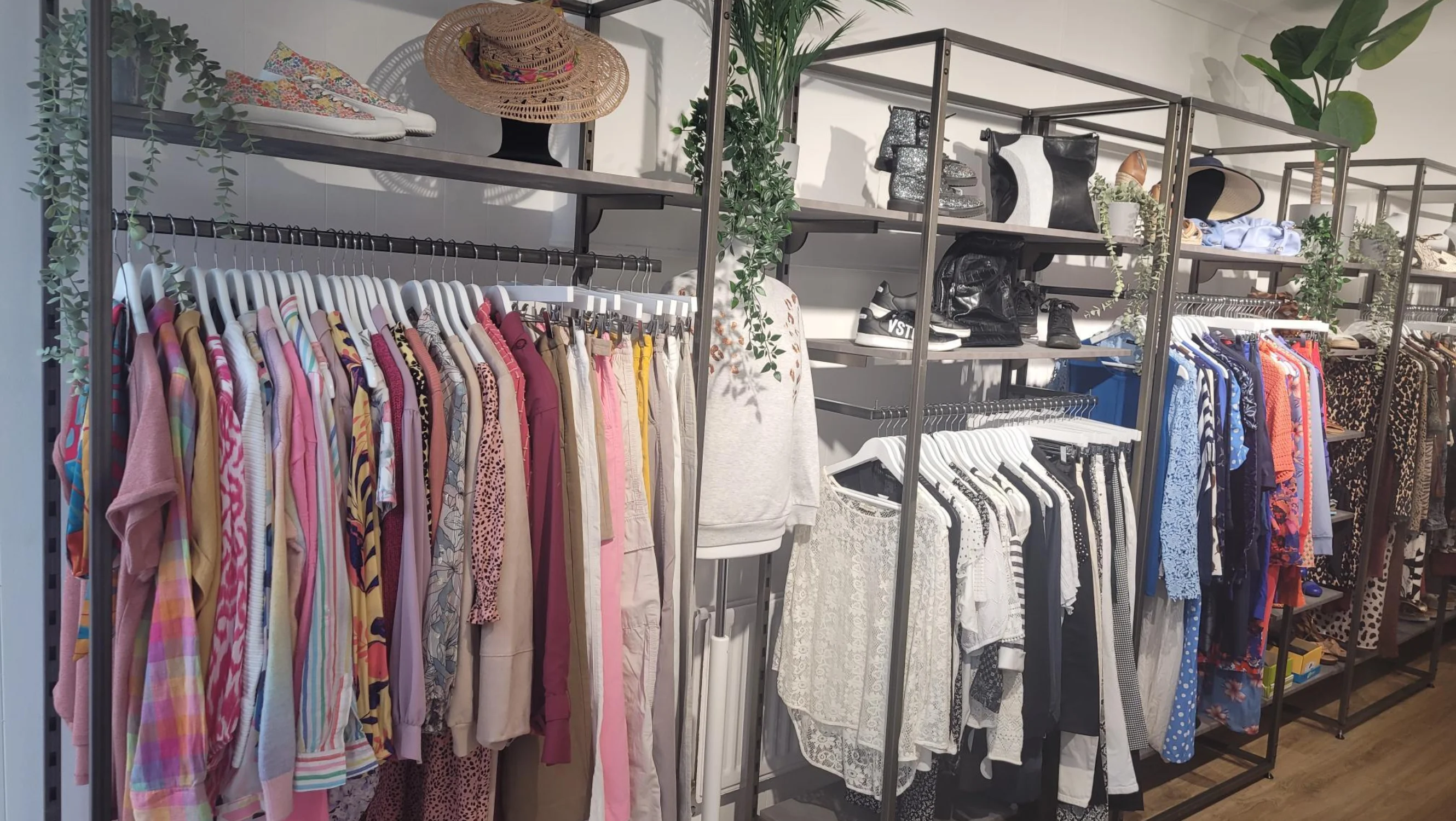 Richmond charity shop - Yorkshire Cancer Research